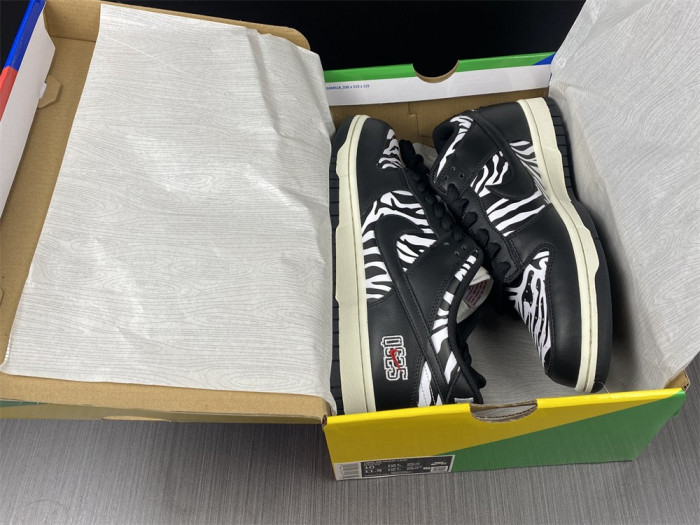 Quartersnacks x Dunk Low SB 