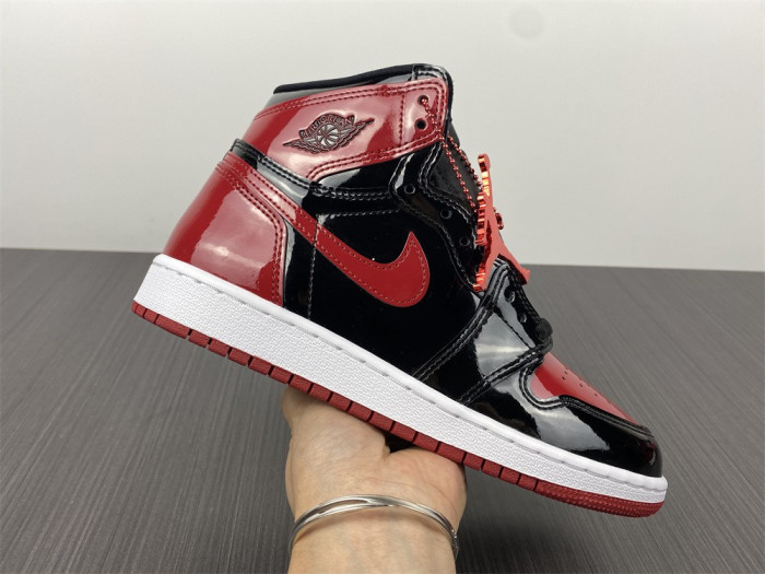 Air Jordan 1 High OG “Bred Patent” 555088-063