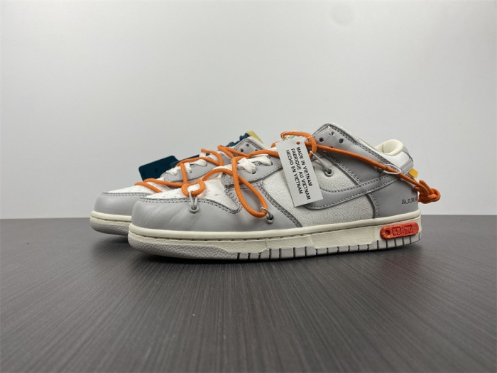 Off-White x Dunk Low 