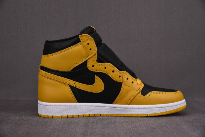 AIR JORDAN 1 RETRO HIGH OG “POLLEN” 555088-701