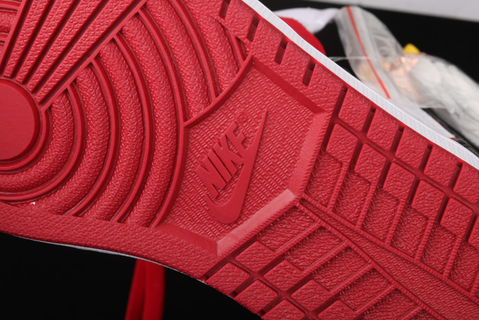 Air Jordan 1 High OG “Bloodline” 555088-062
