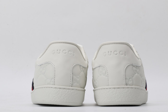 G*u*i low-top sneaker