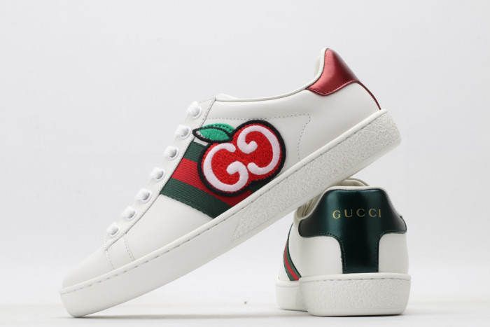 G*u*i low-top sneaker
