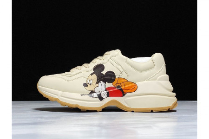 disney & G*u*i 602049 drw00 9522