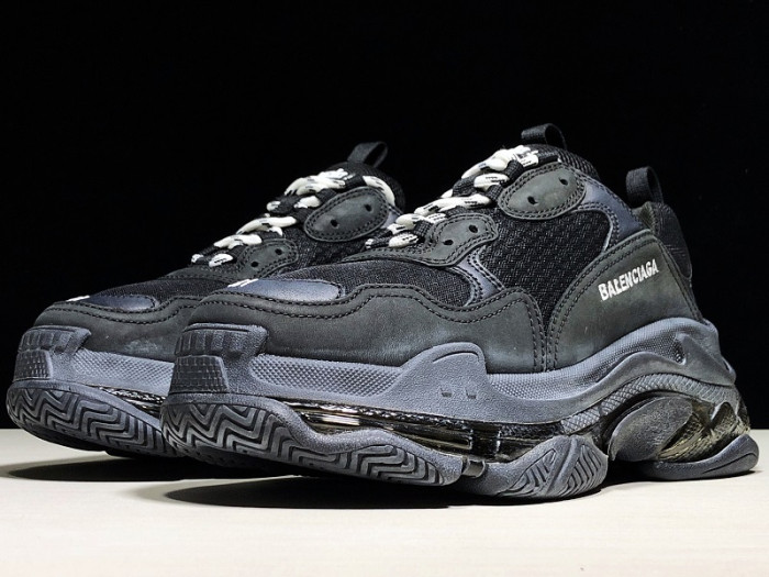 BLCG Wmns Triple S Trainer 