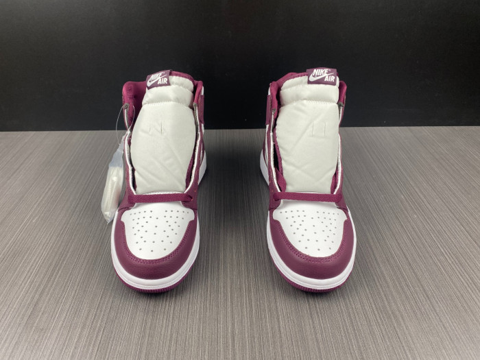 Air Jordan 1 High OG “Bordeaux” 555088-611