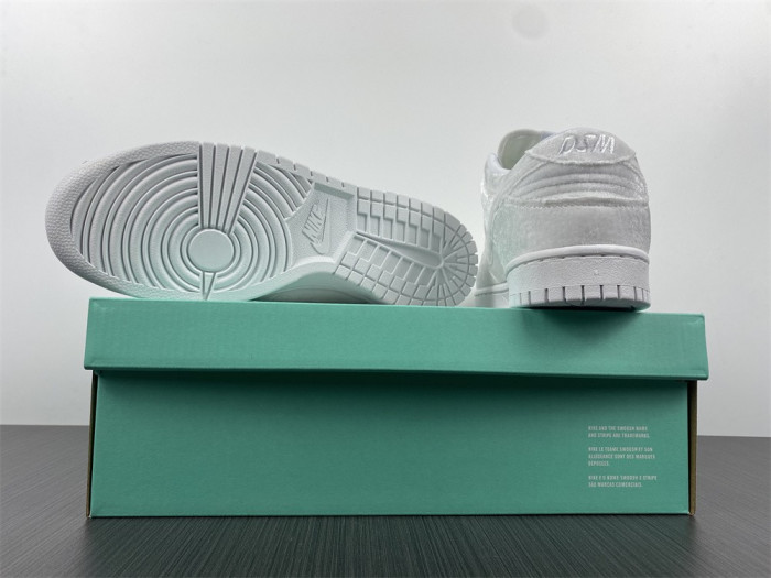 Dover Street Market x Nike Dunk Low “Triple White” DH2686-100