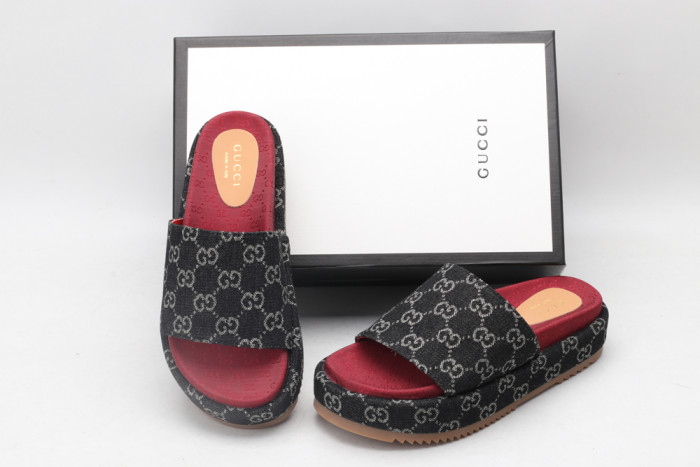 G*u*i slippers