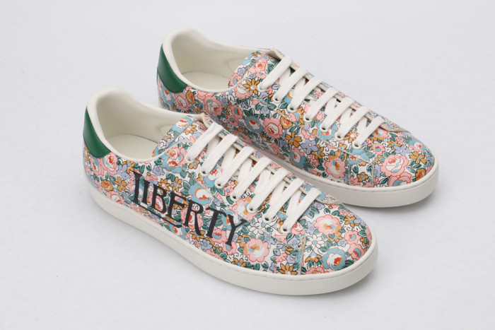 G*u*i low-top sneaker