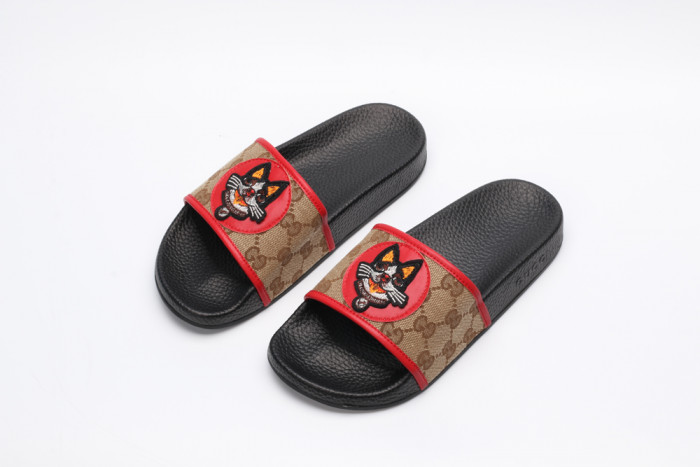 G*u*i slippers