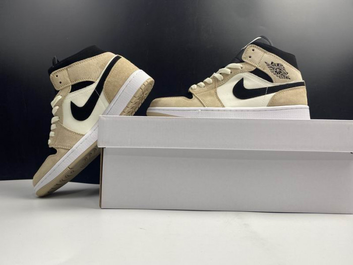 Air Jordan 1 Mid 