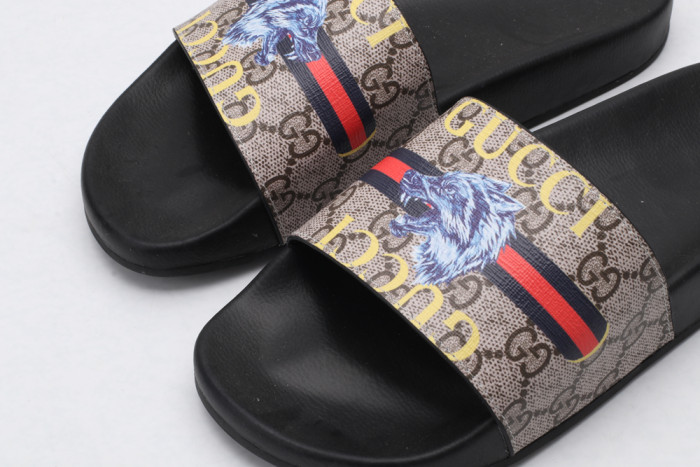 G*u*i slippers