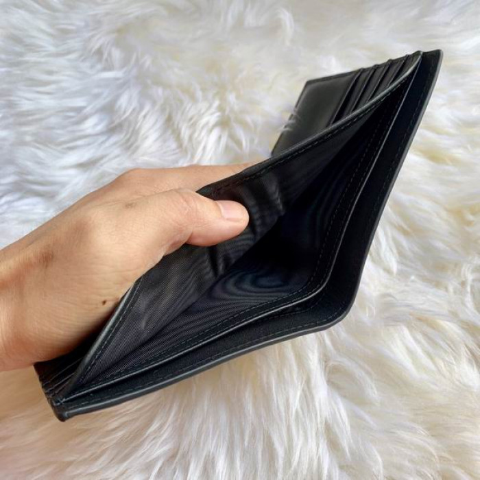 G*u*i wallet 473916 11*9
