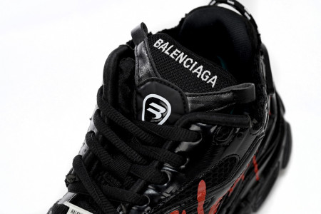 balcia runner black and red characters Ba*len*cia*ga