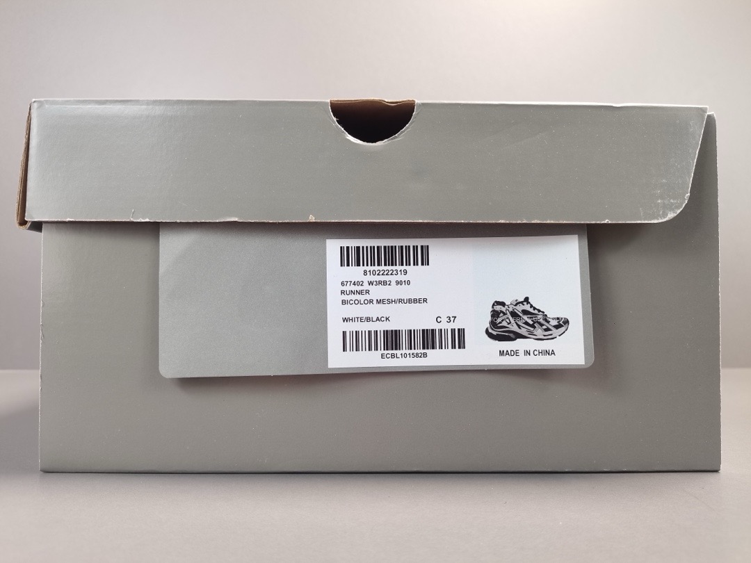 Ba*len*cia*ga runner sneaker