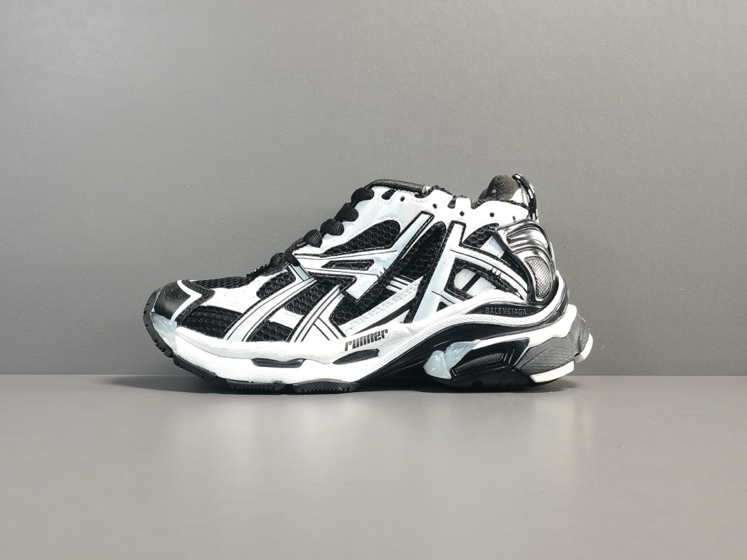 Ba*len*cia*ga runner sneaker