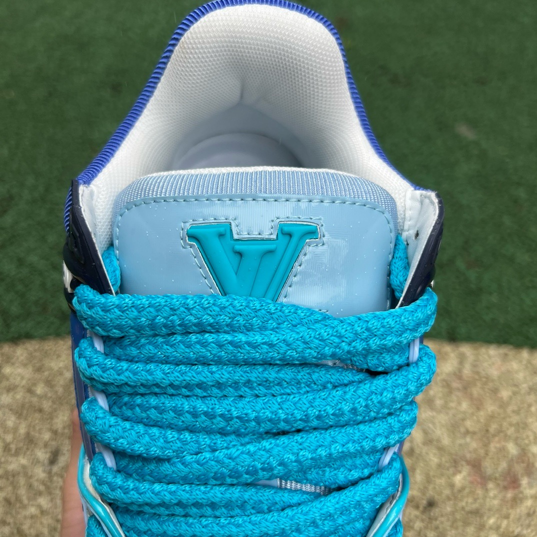 LV TRAINER MAXI Blue patent leather