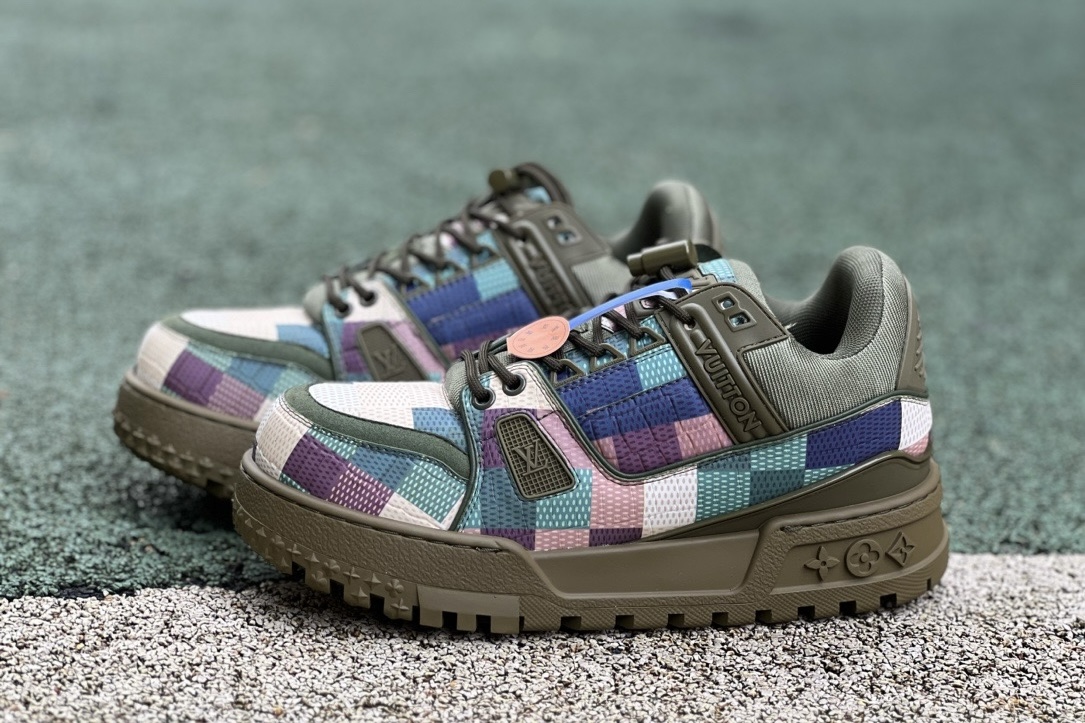 LV TRAINER MAXI Colored plaid army green