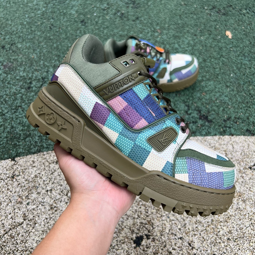 LV TRAINER MAXI Colored plaid army green