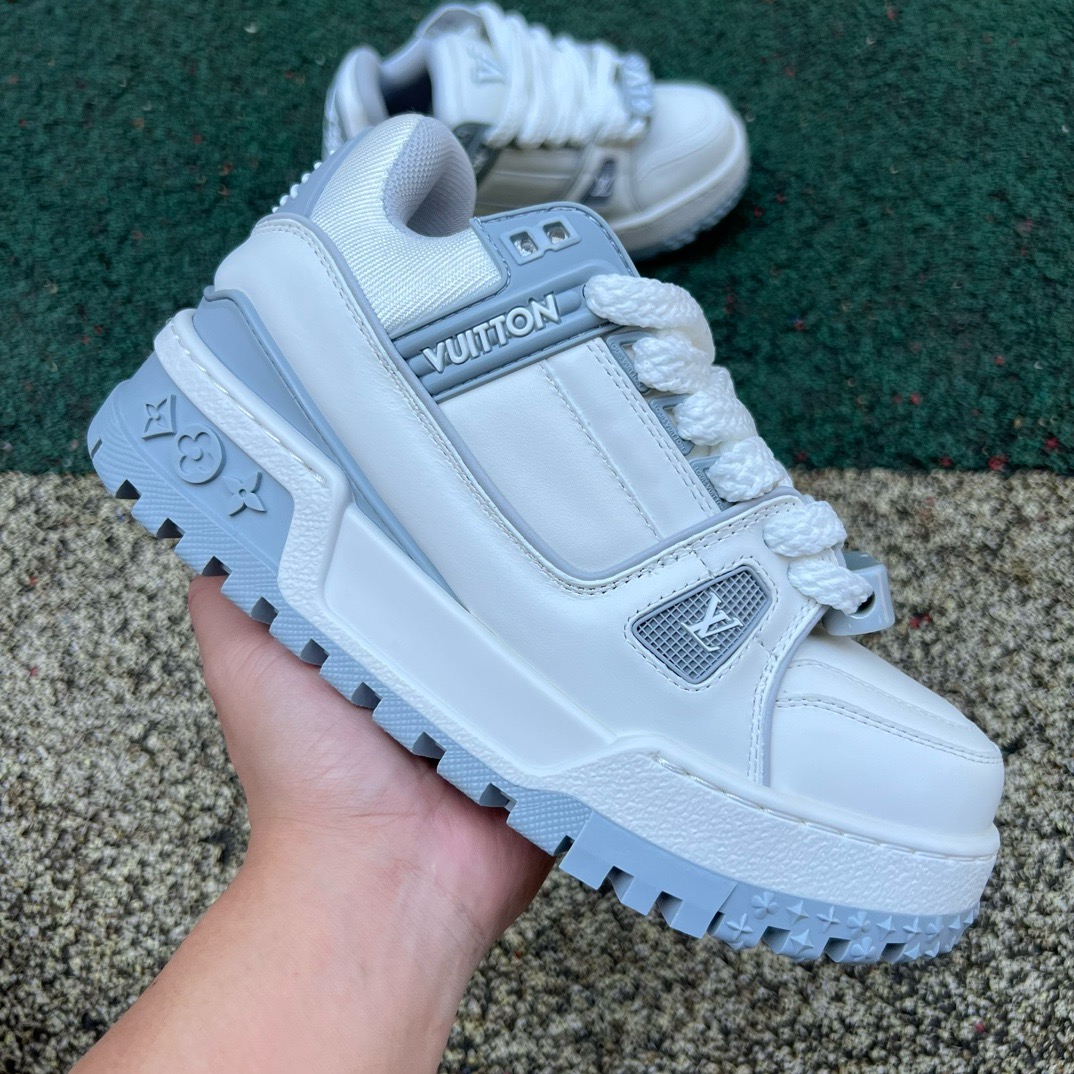 LV TRAINER MAXI White-grey