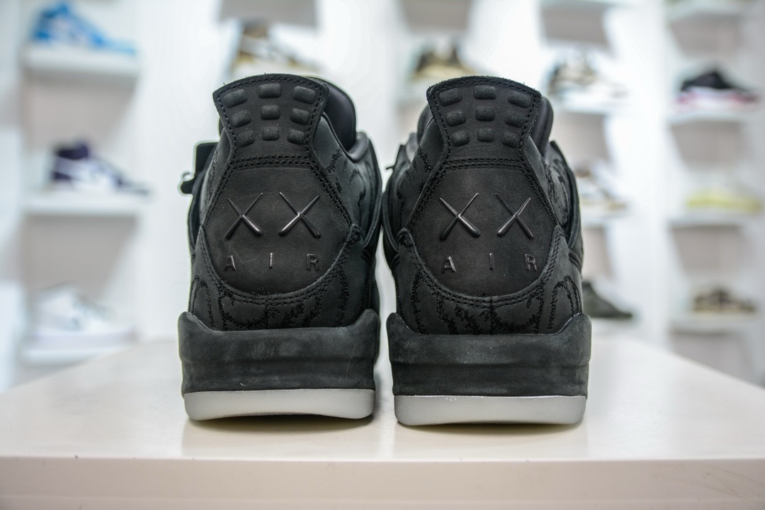 Nike Air Jordan 4 retro kaws black 930155 001