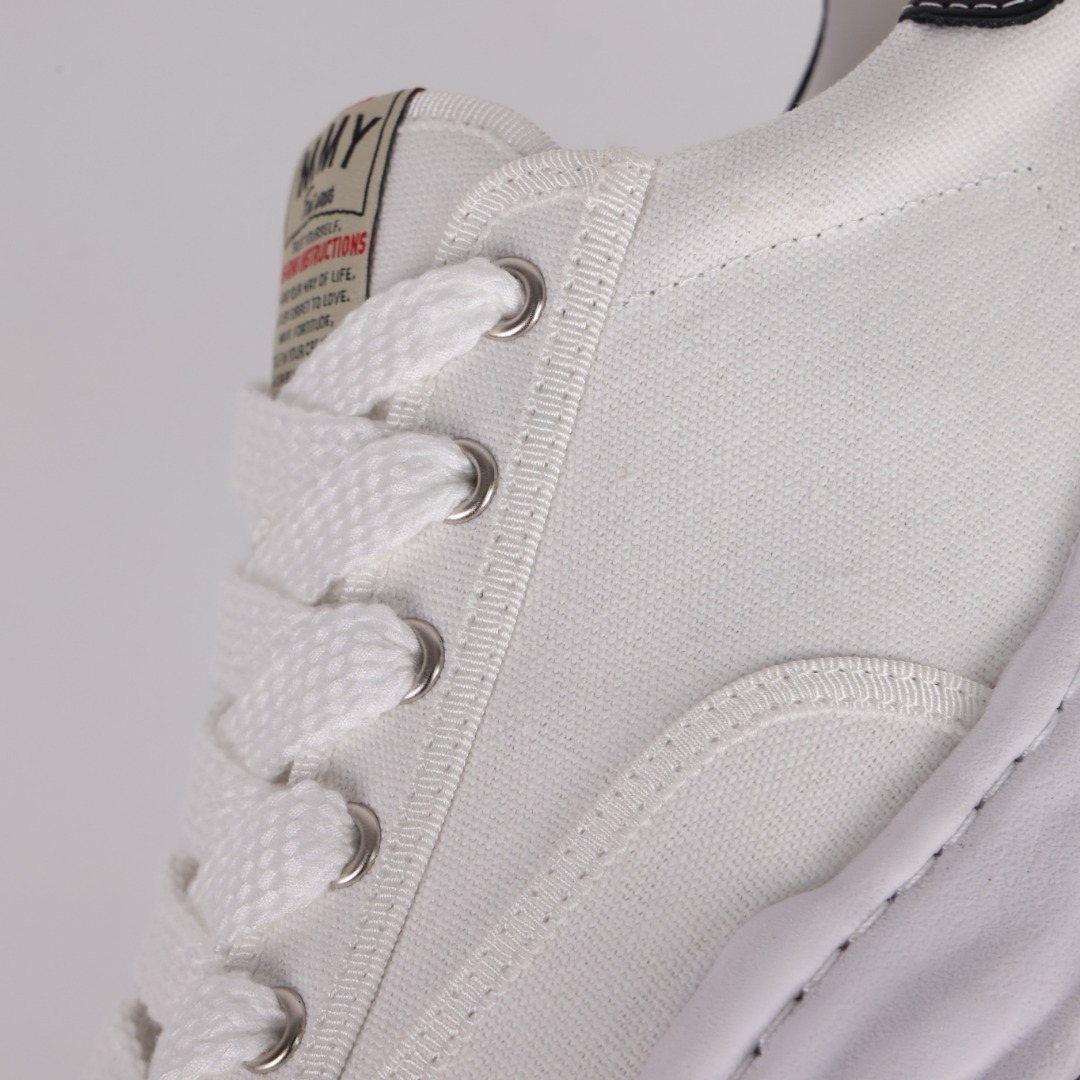 Ma*s*n mihara yasuhiro mmy sneaker