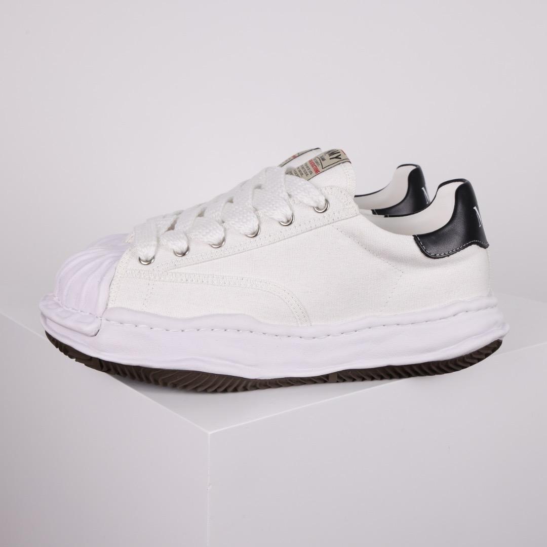 Ma*s*n mihara yasuhiro mmy sneaker