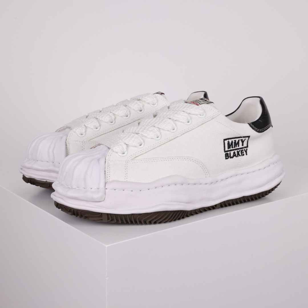 Ma*s*n mihara yasuhiro mmy sneaker
