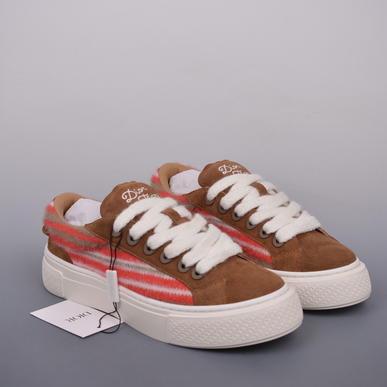 DR B33 SNEAKER