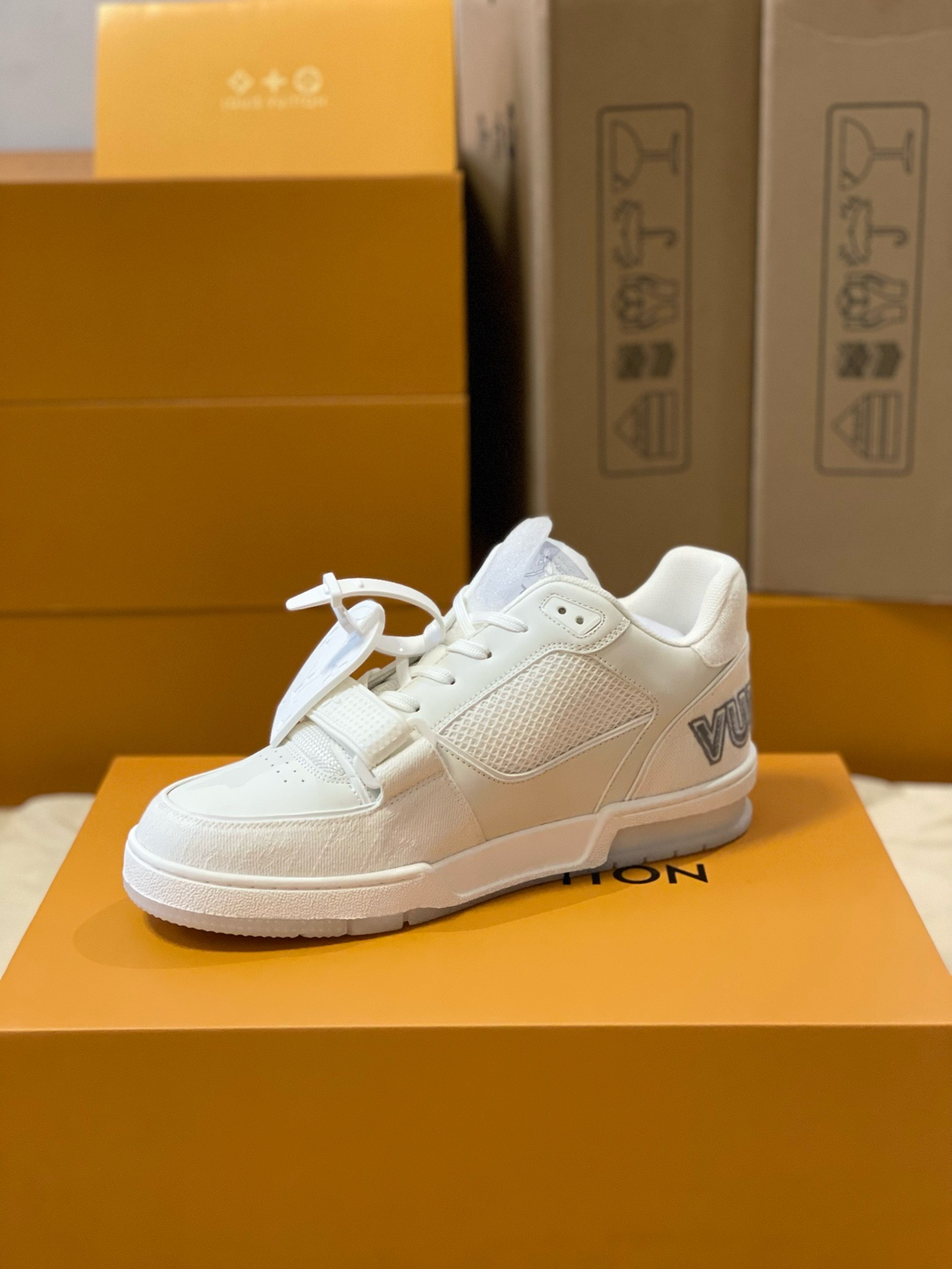 Loui Vuitto TRAINER SNEAKER