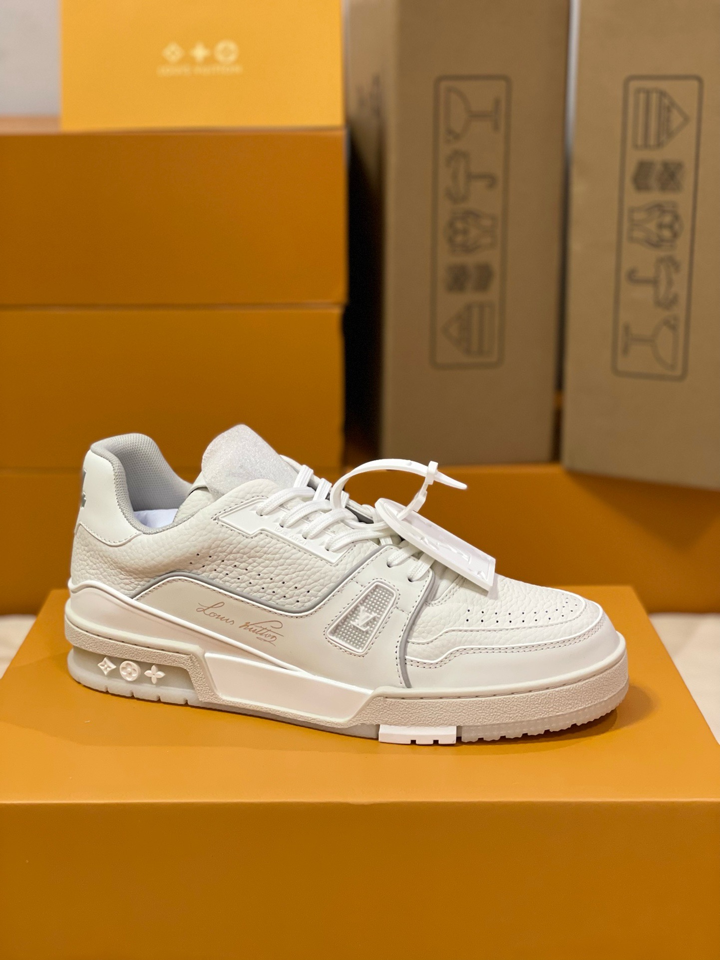 Loui Vuitto TRAINER SNEAKER