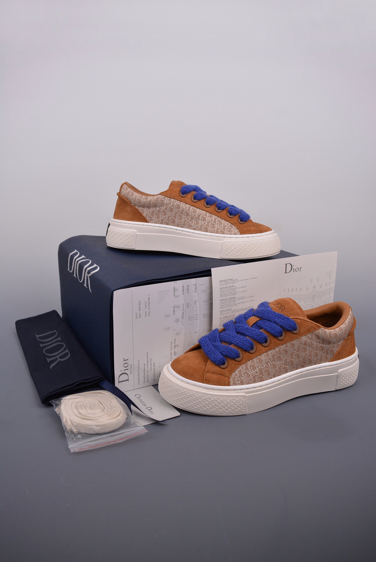 DR B33 SNEAKER