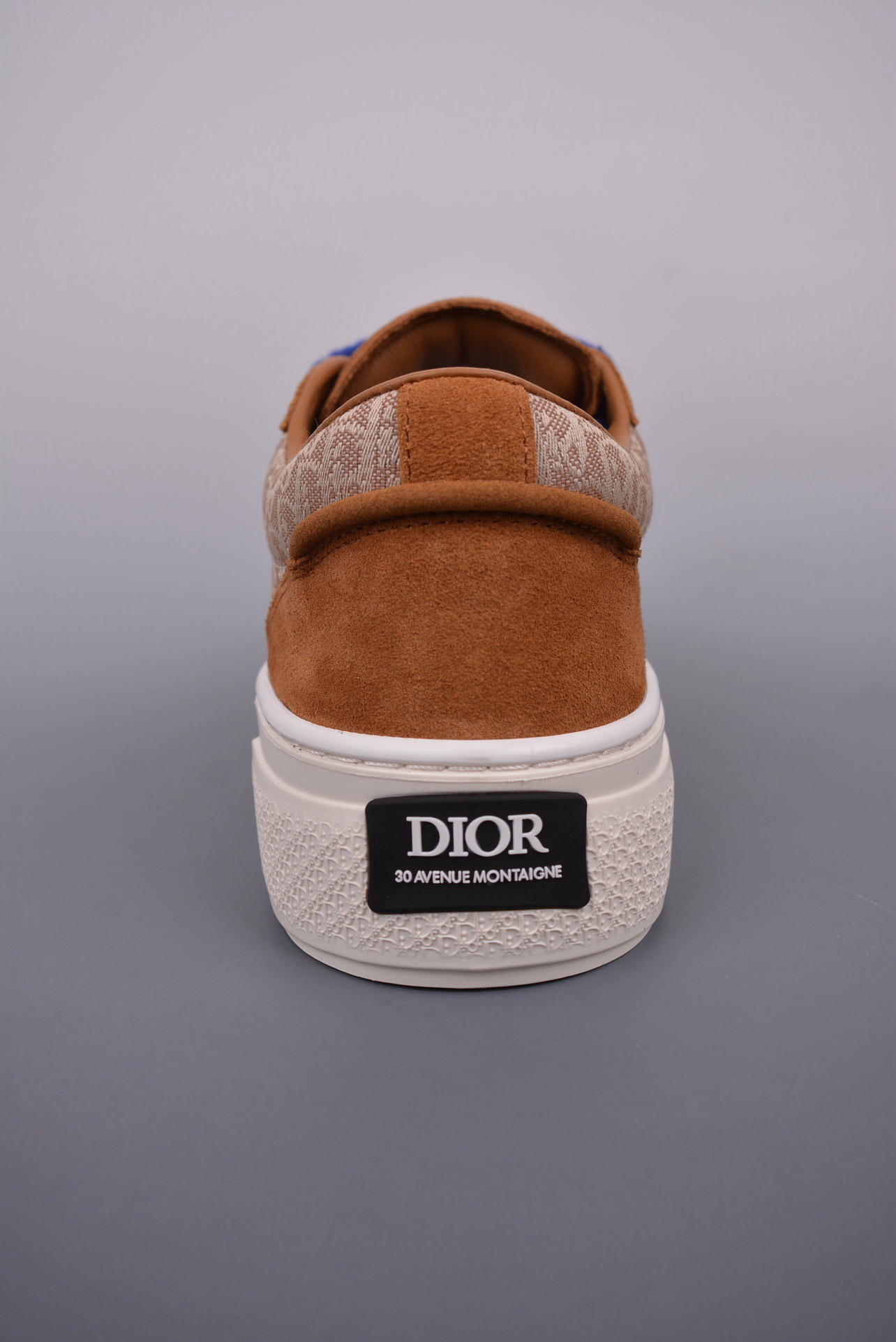 DR B33 SNEAKER