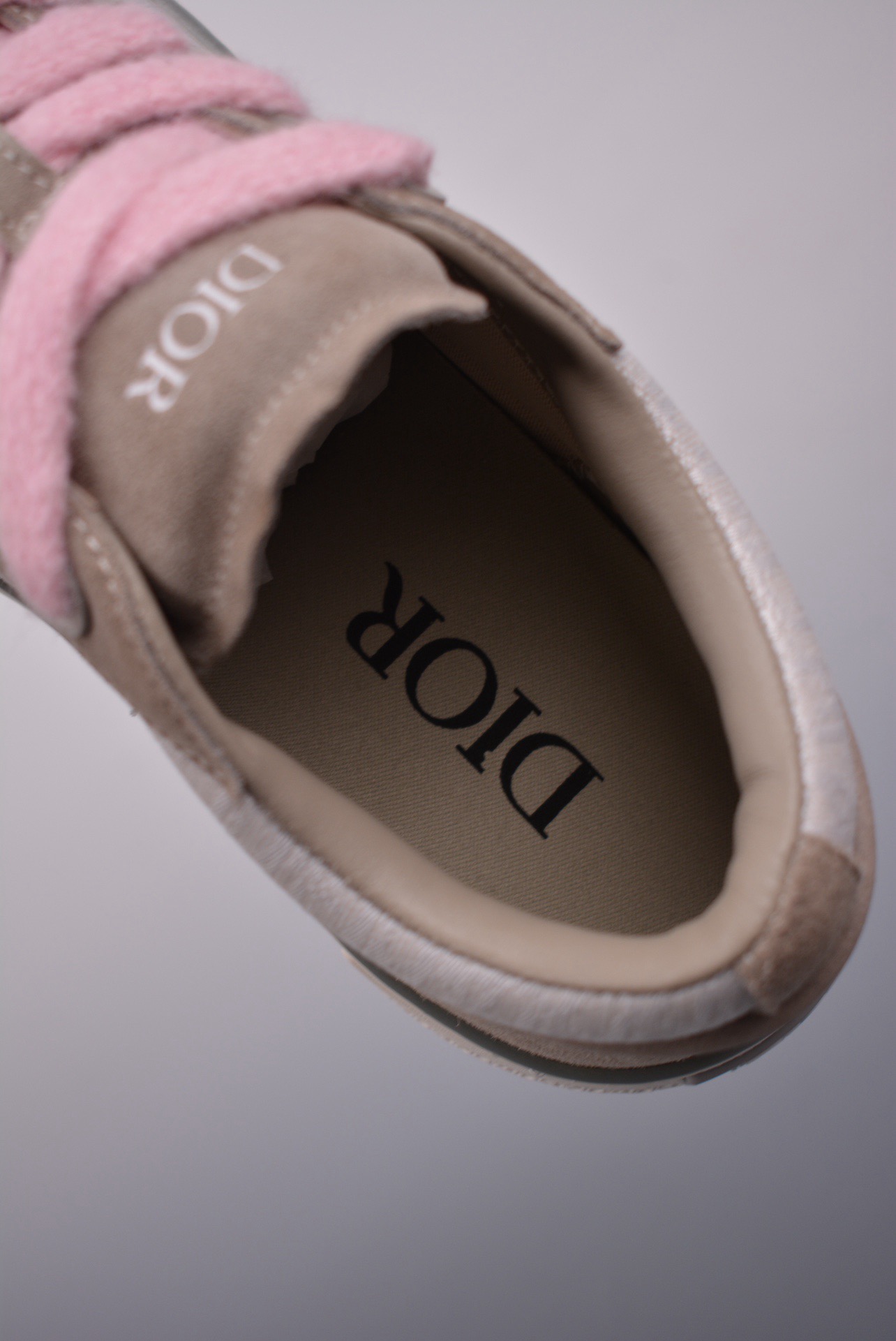 DR B33 SNEAKER
