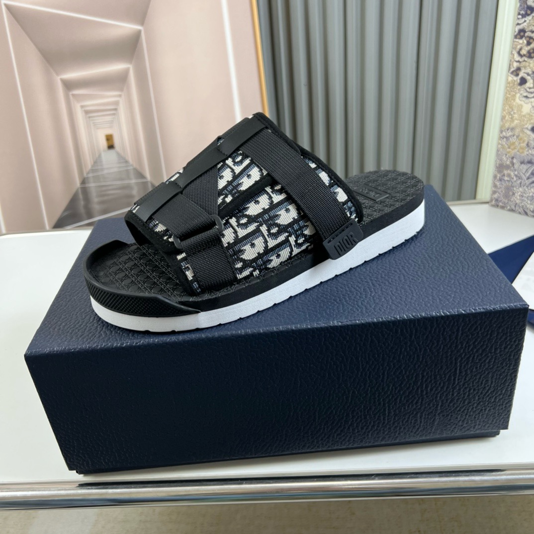 DR Slippers
