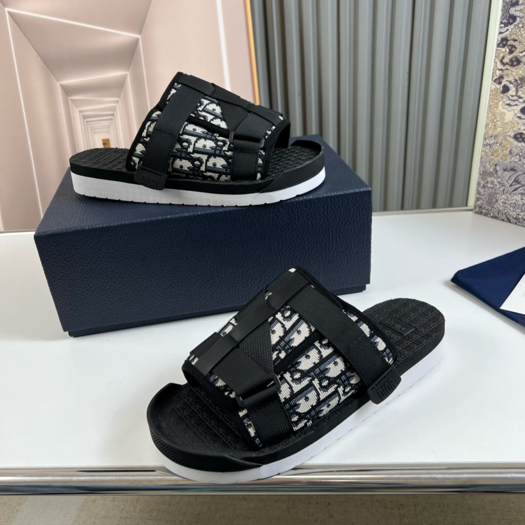 DR Slippers